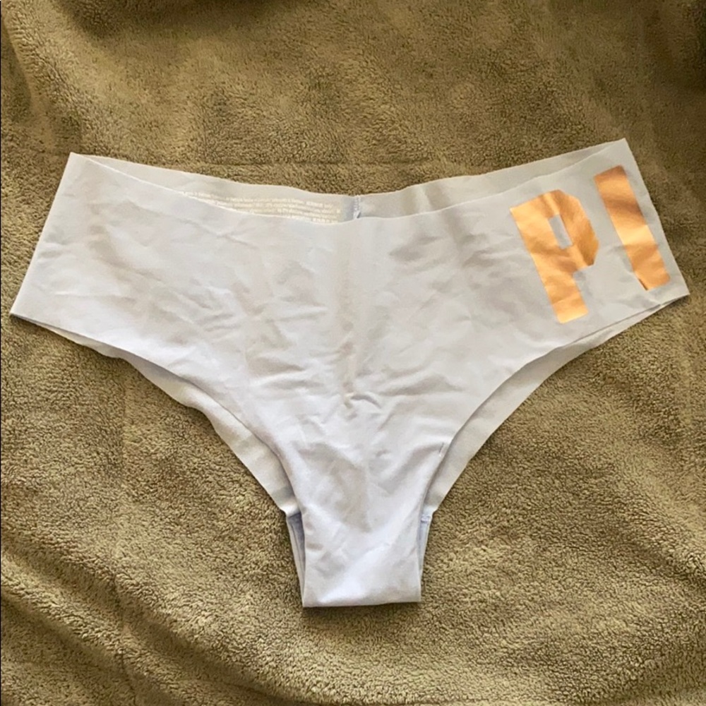 Victoria’s Secret VS cheeky no show panties M NWOT